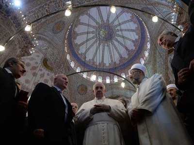 Sultanahmet'te dua, Ayasofya'da ziyaret