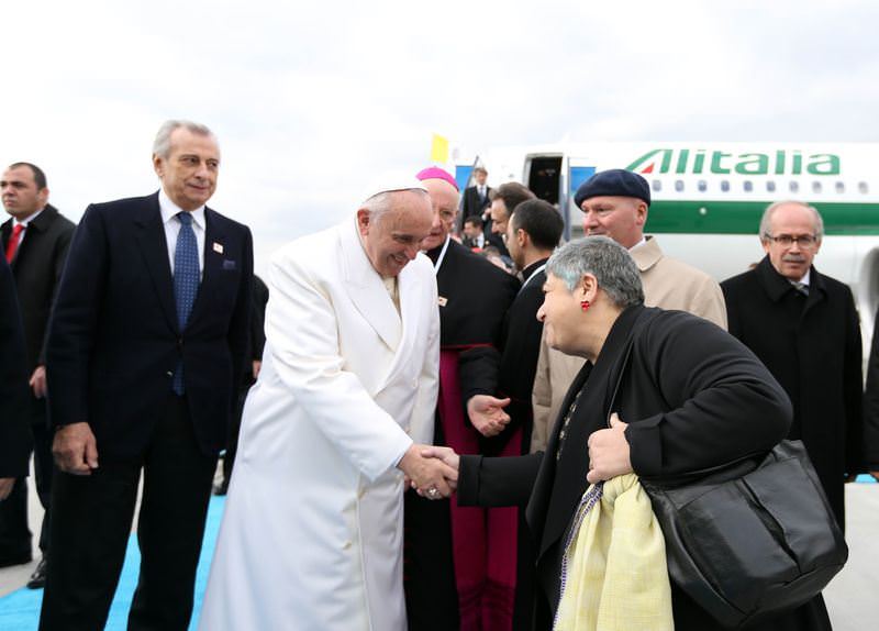Papa ziyaretine Serra Yılmaz tepkisi