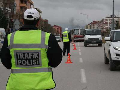 Zonguldak'ta trafik polisine park cezası kesildi