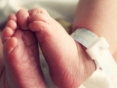 Bebeğe AIDS'li kana 1.4 milyon lira tazminat