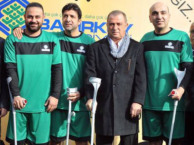 Fatih Terim engellilerle buluştu