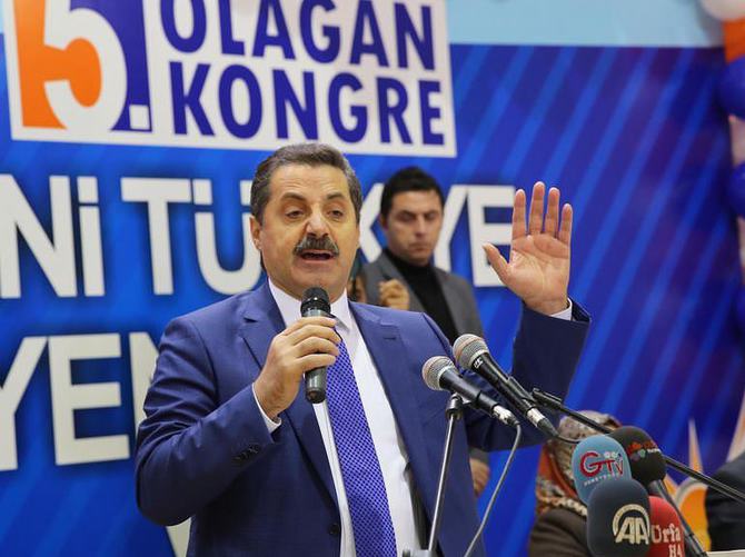 Faruk Çelik: Suriyelilere geçici kimlik verilecek