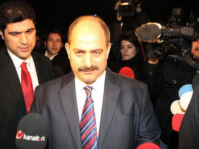 Zekeriya Öz mahkemeden kaçtı