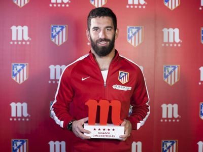 Arda Turan Serenay Sarıkaya'nın peşinde!