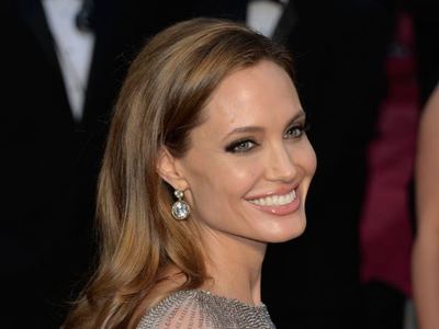‘Angelina Jolie yeteneksiz ve şımarık’
