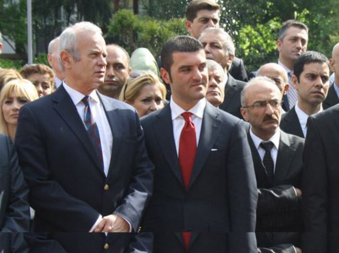 Şişli'de iki istifa daha