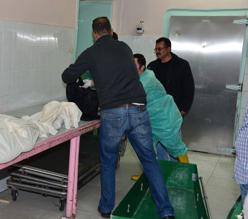 Eşi ve biri 6 aylık iki kızını öldürüp intihar etti