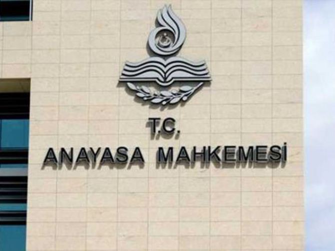 AYM'den emeklilere müjde gibi karar!