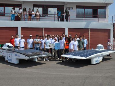 Yarışmaya katılmak için güneş enerjili aracı satışa çıkardılar