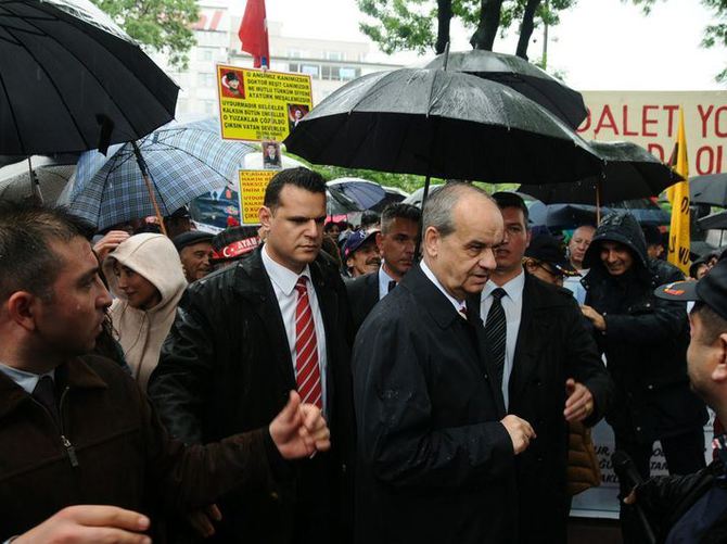 Başbuğ'dan Paralel kumpasa suç duyurusu