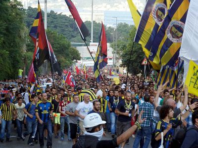 Fenerbahçeli taraftardan paralel yapı hakkında suç duyurusu