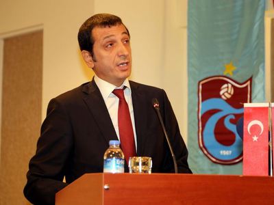 Trabzonsporlu yöneticiye demirli saldırı