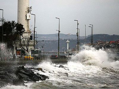 AKOM'dan İstanbul'a fırtına uyarısı