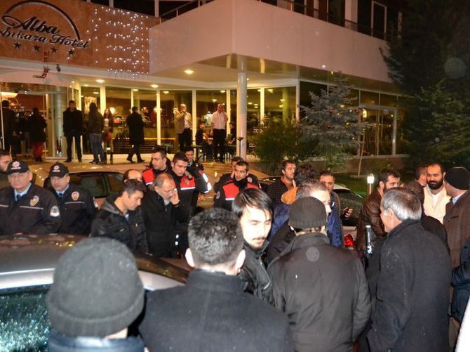 Alkollü kızların kavgası karakolda bitti