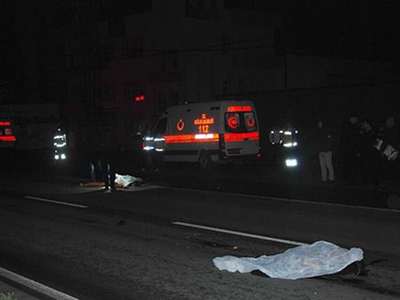 Mersin'de iki kişiye araç ve TIR çarptı