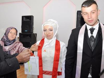 Damat adaylarına evlenecekleri kızlar için sigorta yaptırma zorunluluğu