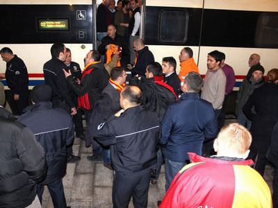 Galatasaray taraftarı YHT'yi karıştırdı