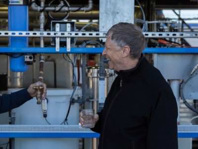 Bill Gates idrardan yapılan suyu içti