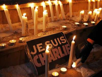 Paris katliamı: İslamofobi ateşine benzin