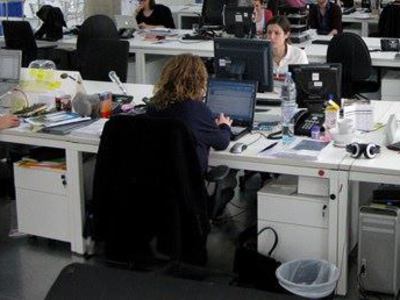 Hintli memur 24 yıl çalışmadan aylık aldı