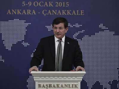 Başbakan Davutoğlu Paris'e gidiyor
