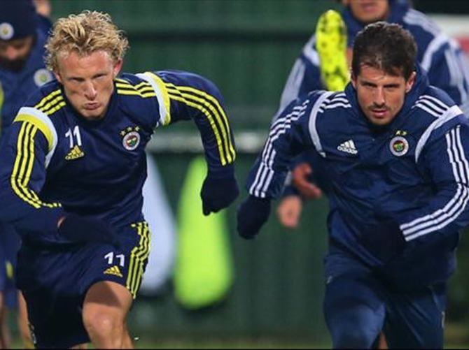 Kuyt, Egemen ve Emre'ye şok