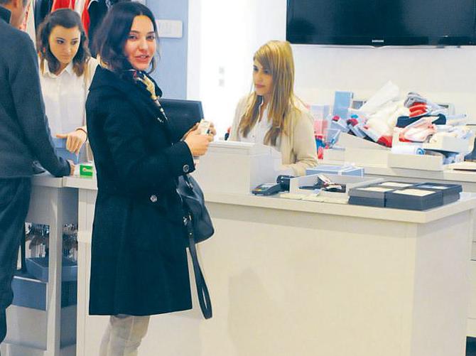Hande Ataizi indirim peşinde