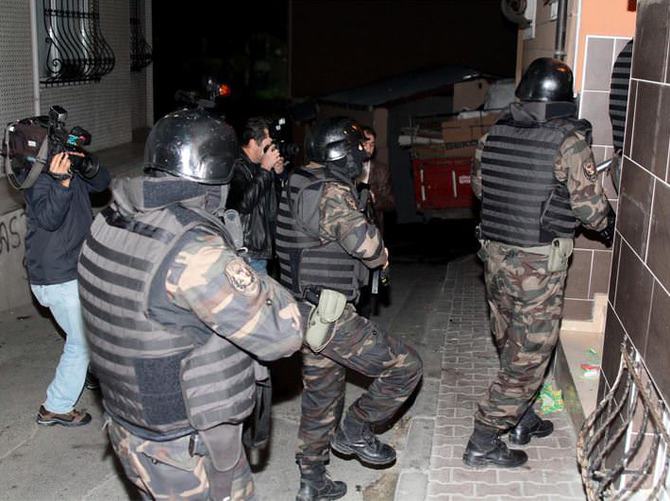 İstanbul'da şafak operasyonu