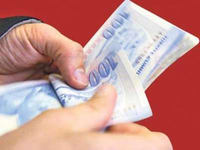 Alman memurlara yanlışlıkla çift maaş ödendi