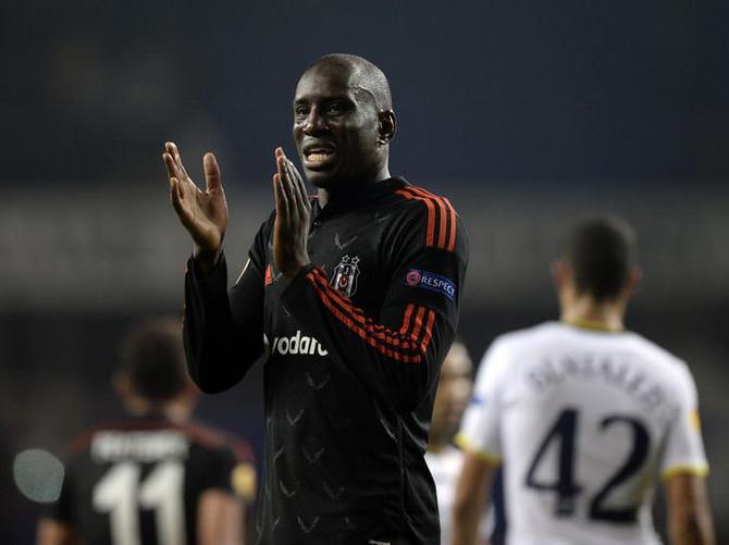 Demba Ba'dan tüm dünyaya 61:8 mesajı