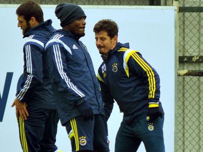 Emre Emenike'ye patladı: 'Senin derdin ne!'