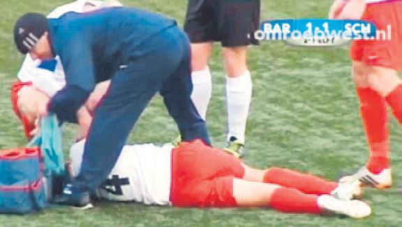 Hakem futbolcuyu hastanelik etti