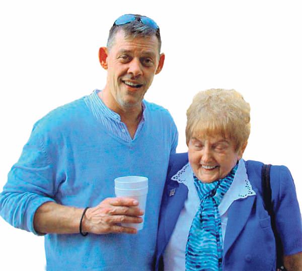 Celladının torununu bağışlayıp evlat edindi