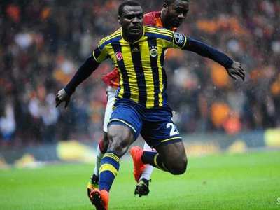 Fenerbahçeli taraftarlar Emenike'ye kurşun döktürdü