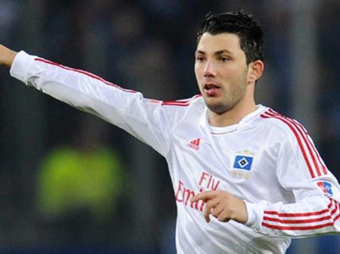 Beşiktaş Tolgay Arslan'ı borsaya bildirdi