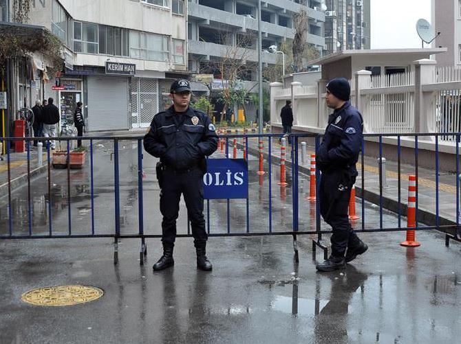 Paralel polislere 400 yıl isteniyor