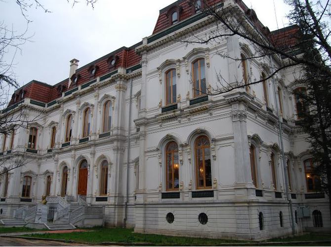 Dillere destan yazlık saray