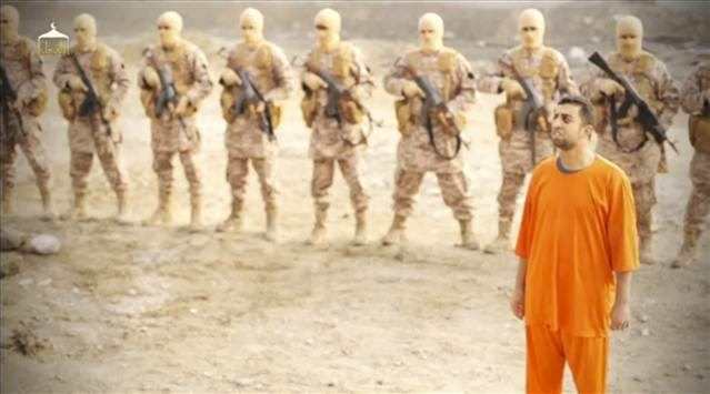 IŞİD, Ürdünlü pilotun yakıldığı vahşet görüntülerini dev ekranlarda izletti - 4