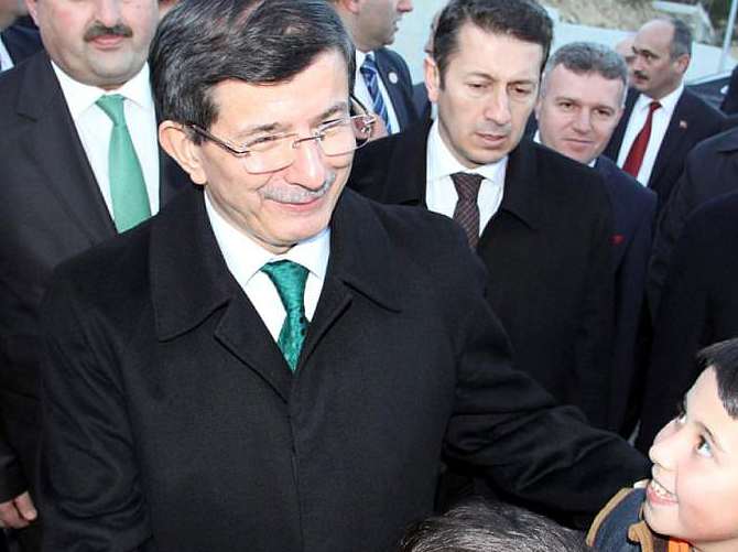 Çadlı öğrenciden Davutoğlu'na şiir!