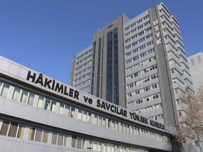 Yasa dışı dinleme davasına yeni başkan