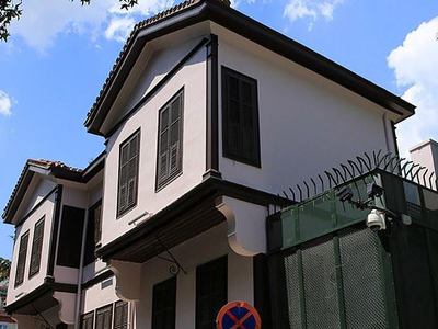 Atamızın doğduğu ev Başkonsolosluk'a bitişik evdir