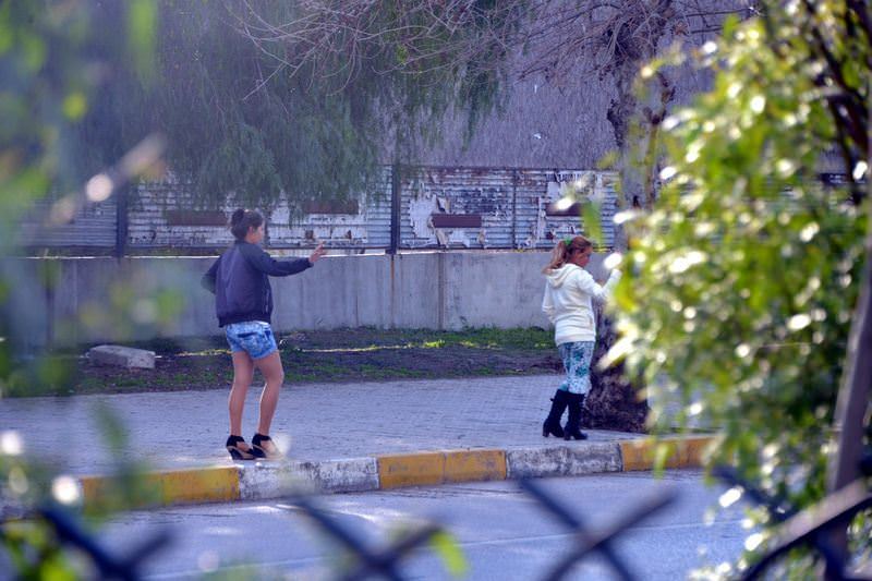 Karayolunda gündüz vakti fuhuş pazarlığı - 1