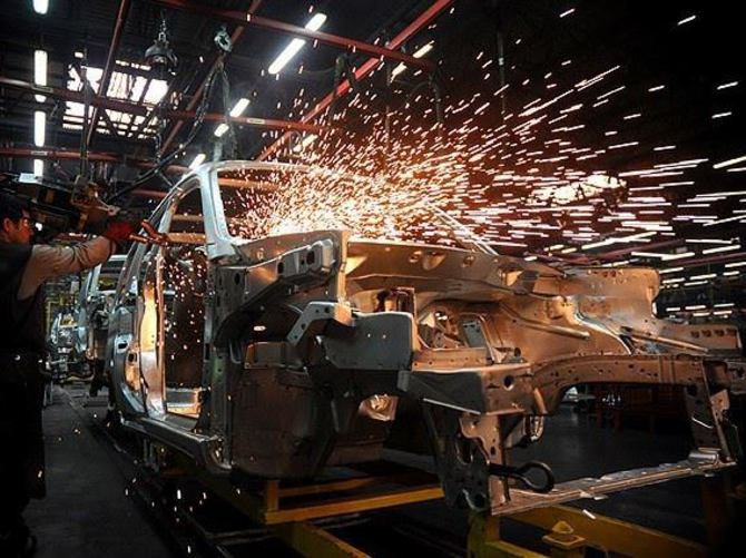Sanayi üretimi 2014 yılında yüzde 2.6 arttı