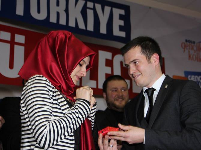 AK Partili Başkan'dan sürpriz evlilik teklifi