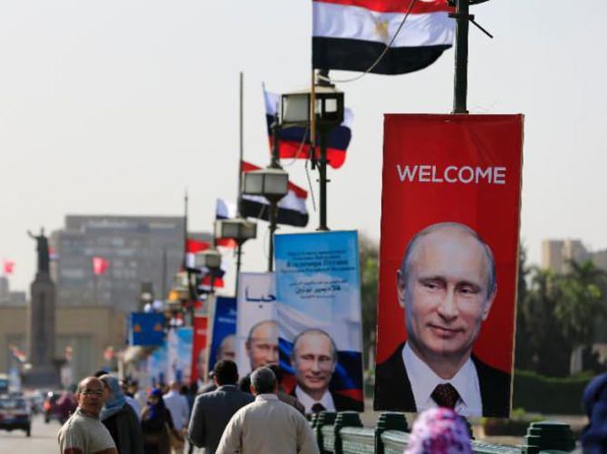 Putin, anlaşma için Mısır'da
