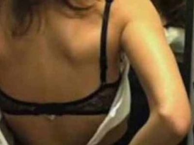 İnternette iç çamaşırlı fotoğraflarını görünce...