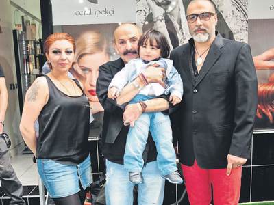Cemil İpekçi bir aileyi nüfusuna geçirdi