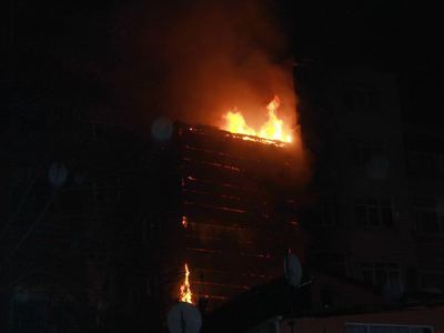 Şişli’de çıkan yangın mahalleliyi sokağa döktü