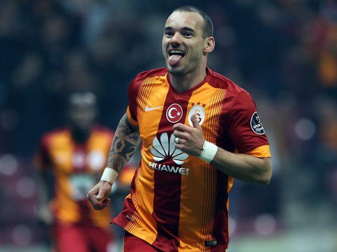 Sneijder'ın Hagi'yi yakalamasına az kaldı