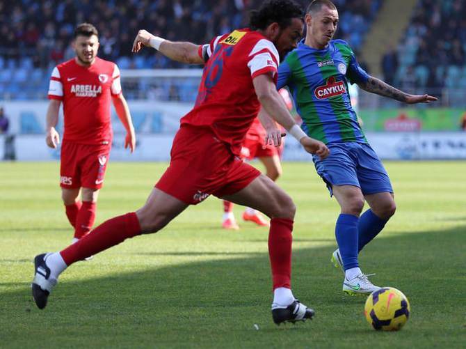 Mersin İdmanyurdu 4 golle Çaykur Rizespor'u yendi